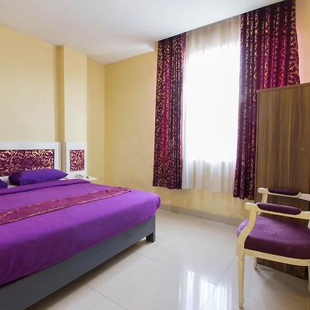 Wijaya Imperial Hotel Baturetno Buitenkant foto