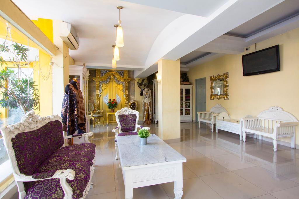 Wijaya Imperial Hotel Baturetno Buitenkant foto