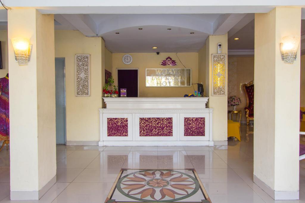 Wijaya Imperial Hotel Baturetno Buitenkant foto