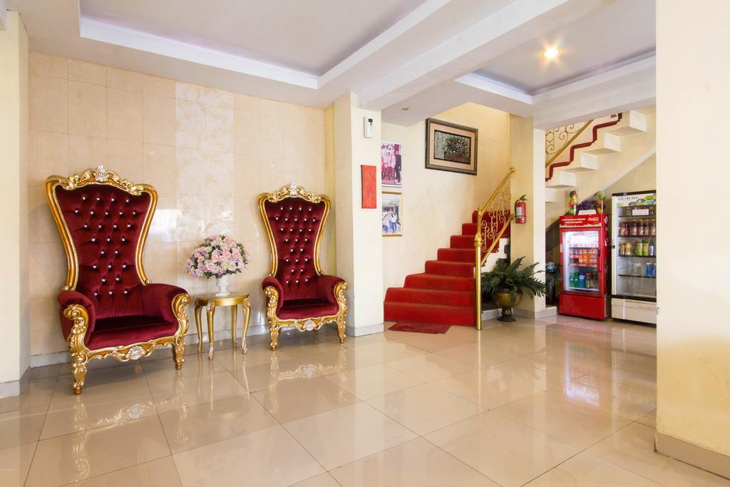 Wijaya Imperial Hotel Baturetno Buitenkant foto