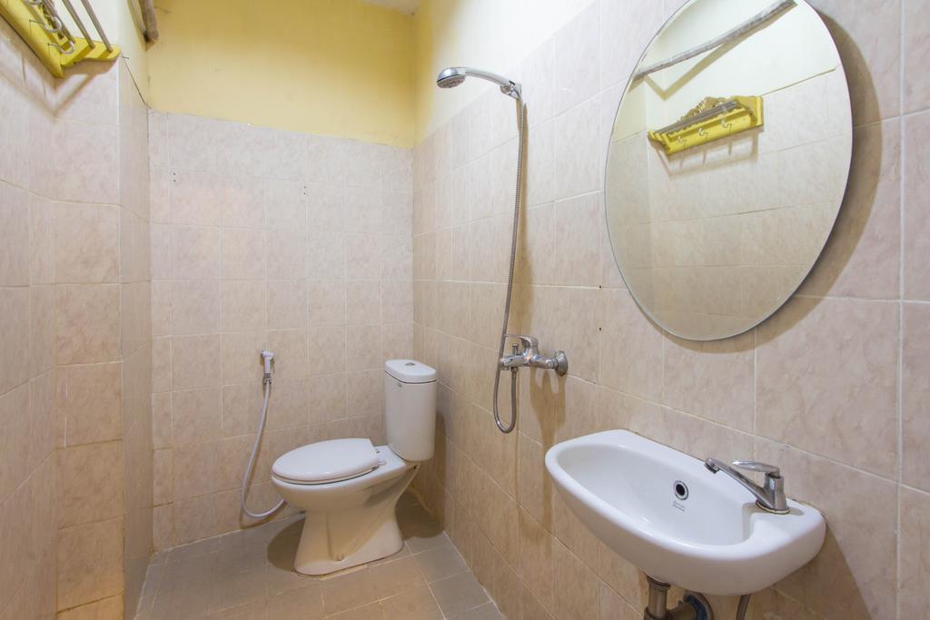 Wijaya Imperial Hotel Baturetno Kamer foto