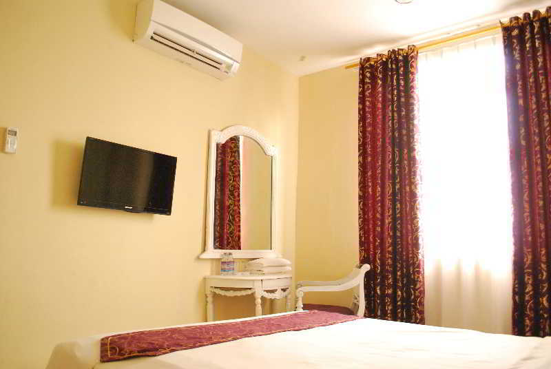 Wijaya Imperial Hotel Baturetno Buitenkant foto